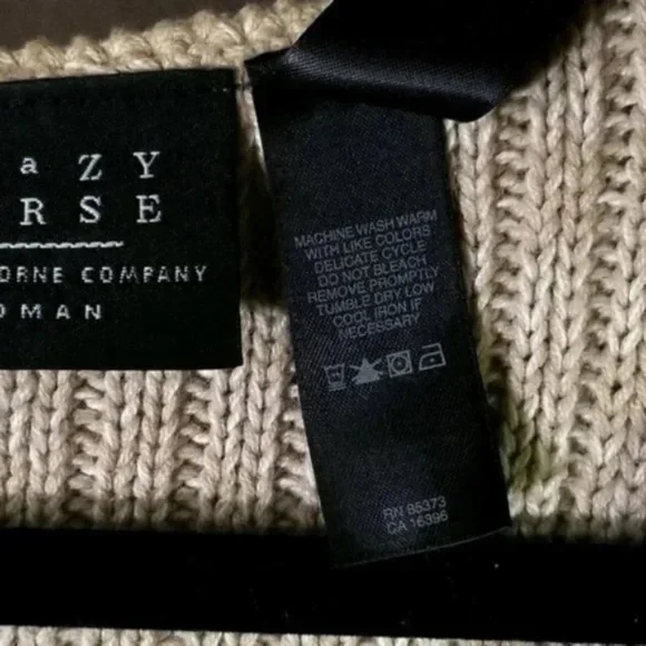 Liz Claiborne Crazy Horse V Neck Block Sweater - Picture 6 of 7